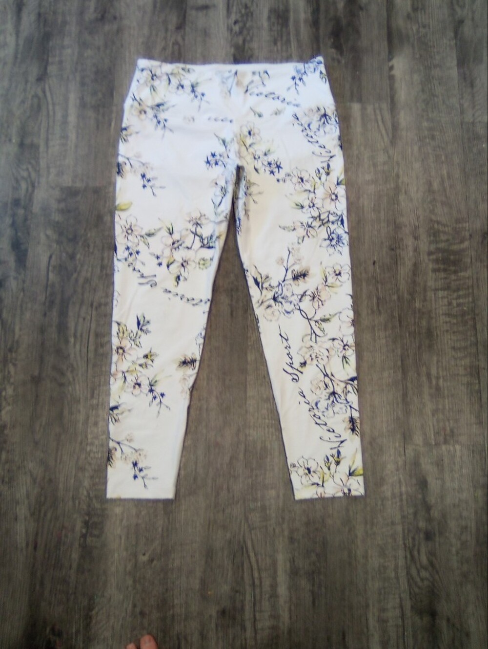 Victoria Secret White Floral Print Leggings